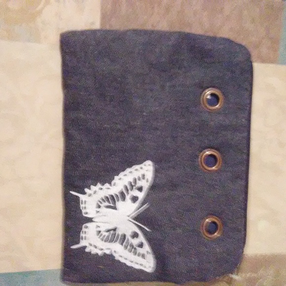 Pouch - Picture 2 of 2